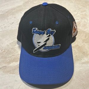 Vintage Starter Tampa Bay Lightning cap.
